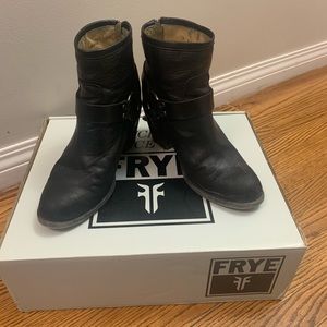 Frye Women Tabitha Harness Short